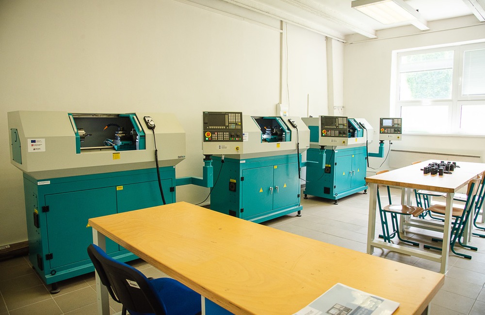 FOTO: Stredná odborná škola v Trenčíne sa dočkala modernizácie, foto 3