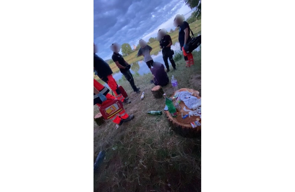 FOTO: Veľké hrdinstvo člena trenčianskeho pátracieho tímu. Neváhal riskovať svoj život pre záchranu iných, foto 1