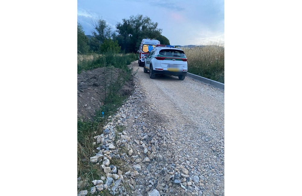 FOTO: Veľké hrdinstvo člena trenčianskeho pátracieho tímu. Neváhal riskovať svoj život pre záchranu iných, foto 2