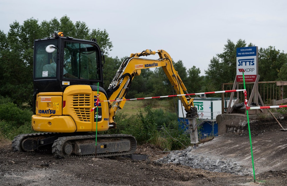 FOTO: Práce na trenčianskej „panelke“ sa predĺžia o 1 rok, foto 9
