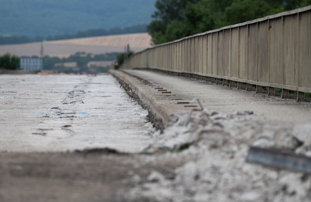 FOTO: Práce na trenčianskej „panelke“ sa predĺžia o 1 rok, foto 12