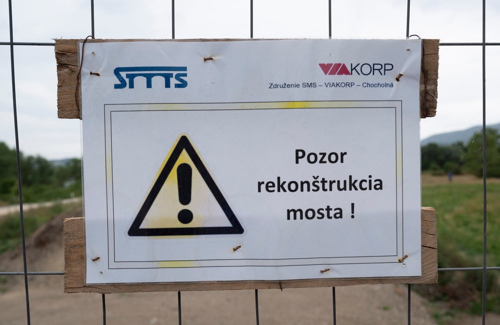 FOTO: Práce na trenčianskej „panelke“ sa predĺžia o 1 rok, foto 25