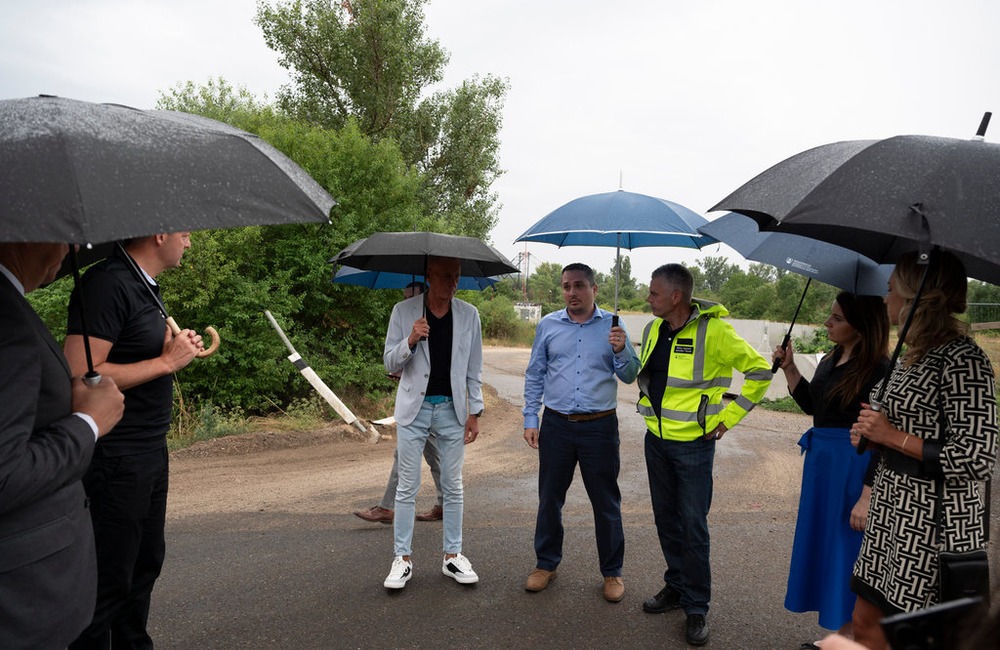 FOTO: Práce na trenčianskej „panelke“ sa predĺžia o 1 rok, foto 32