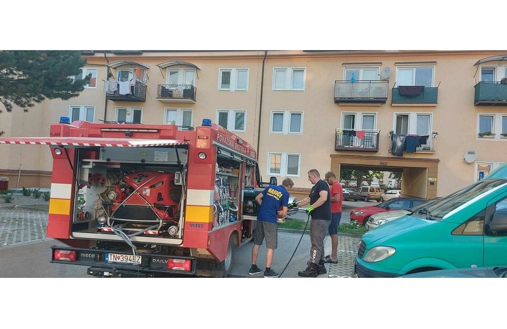 FOTO: Primátor mesta na Považí si nevie vynachváliť spoluprácu s dobrovoľnými hasičmi , foto 1