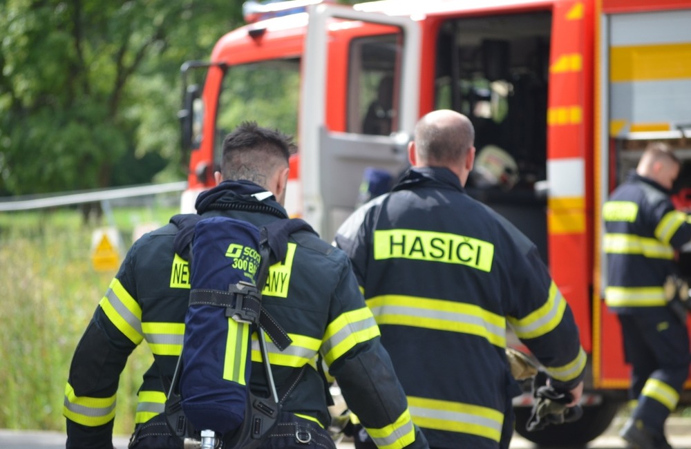 FOTO: Desiatky hasičov predviedlo likvidáciu požiaru na treťom poschodí nemocnice, foto 17
