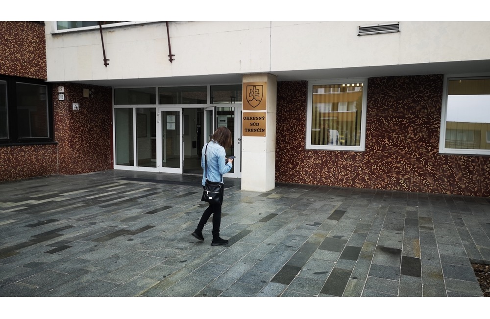 FOTO: Lucia, obžalovaná z vraždy manžela sa opäť postavila pred súd. Chýbal však dôležitý svedok, foto 1