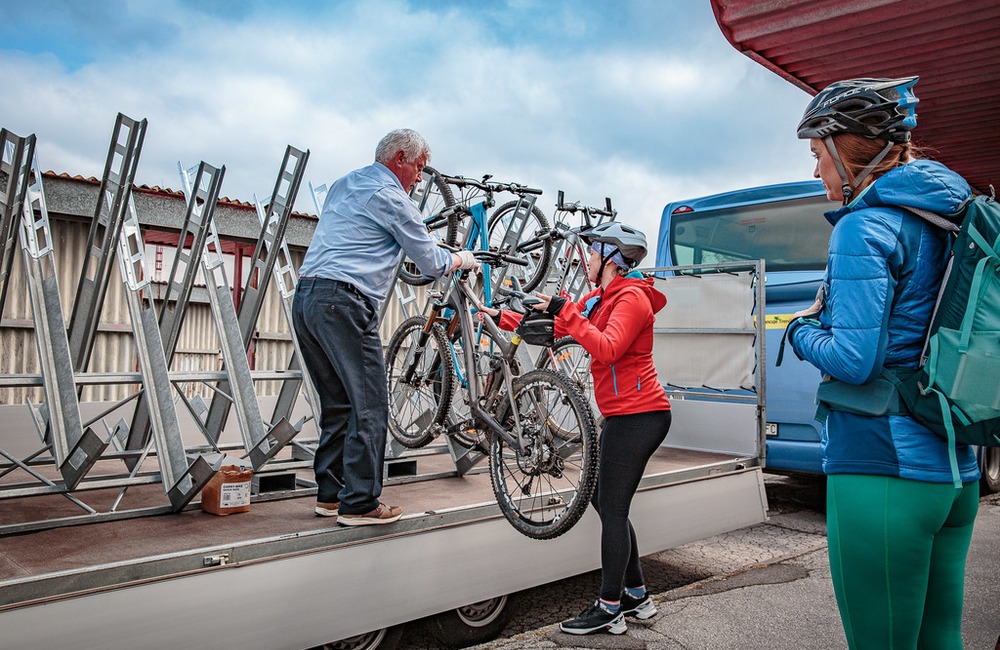 FOTO: Cyklobusy skrátia cestu z Trenčína až do Bánoviec, foto 2