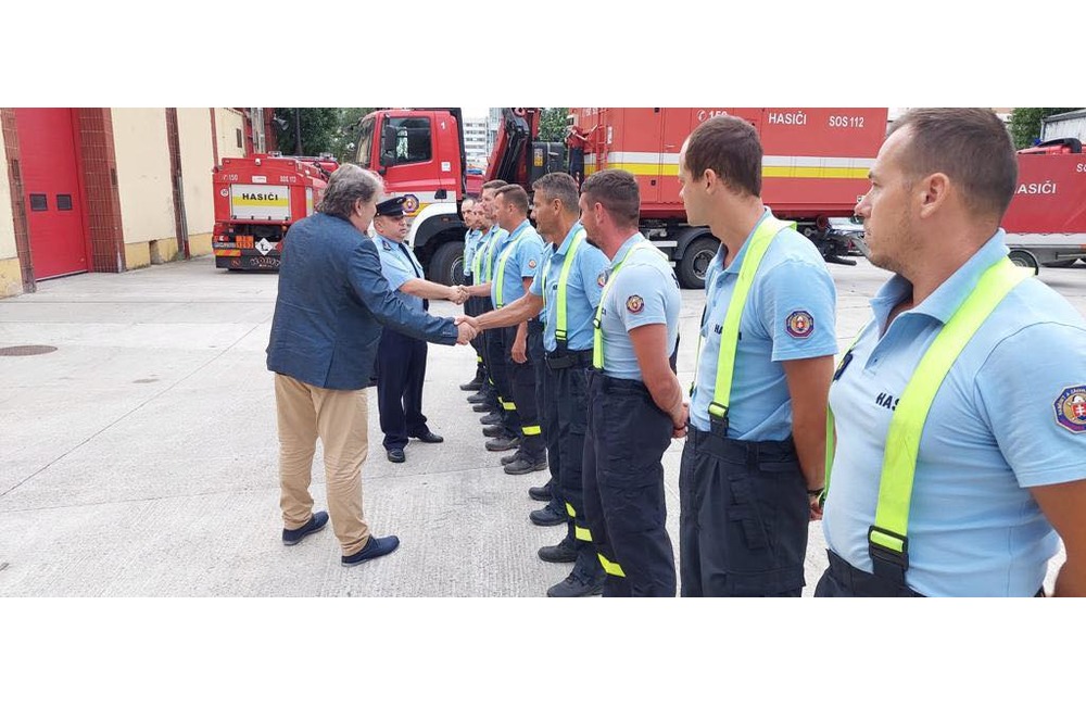 FOTO: Desať slovenských hasičov sa vrátilo z Grécka, foto 7