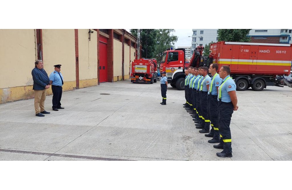 FOTO: Desať slovenských hasičov sa vrátilo z Grécka, foto 1