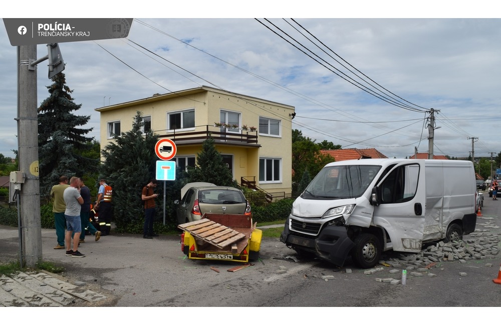 FOTO: Dopravná nehoda pri Partizánskom, foto 4