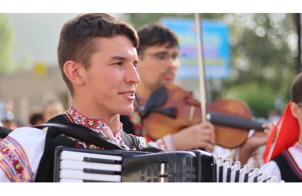 FOTO: Folklórny súbor z Dubnice nad Váhom zažiaril v Taliansku. Roztancovali celé mesto, foto 13