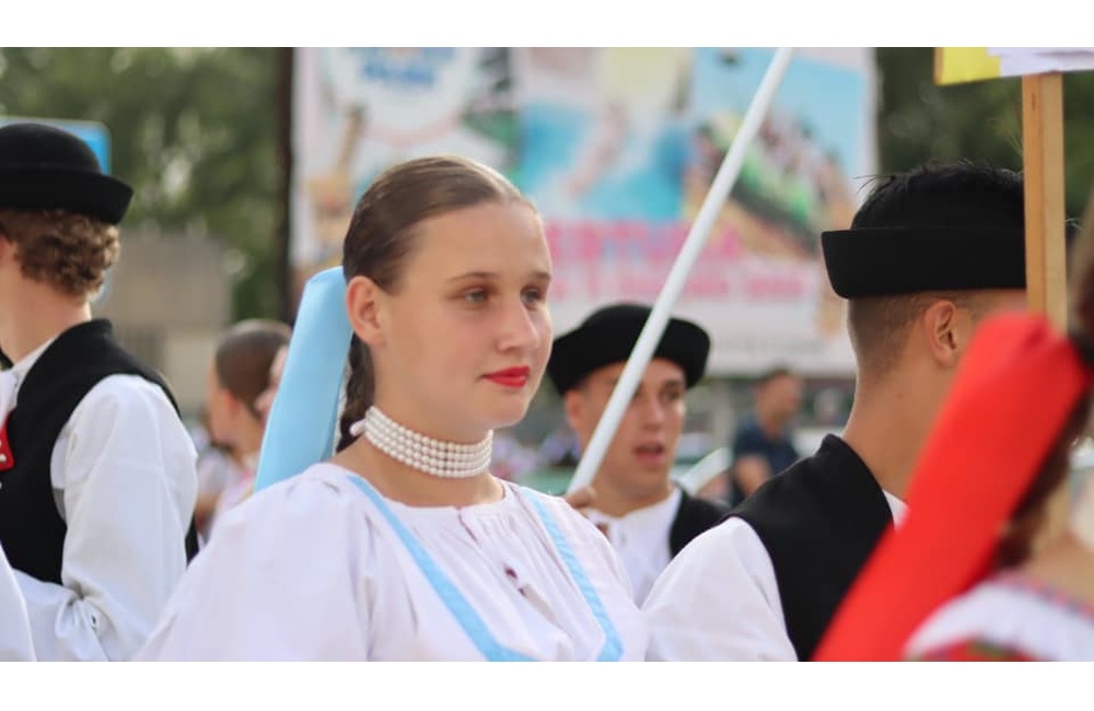 FOTO: Folklórny súbor z Dubnice nad Váhom zažiaril v Taliansku. Roztancovali celé mesto, foto 17