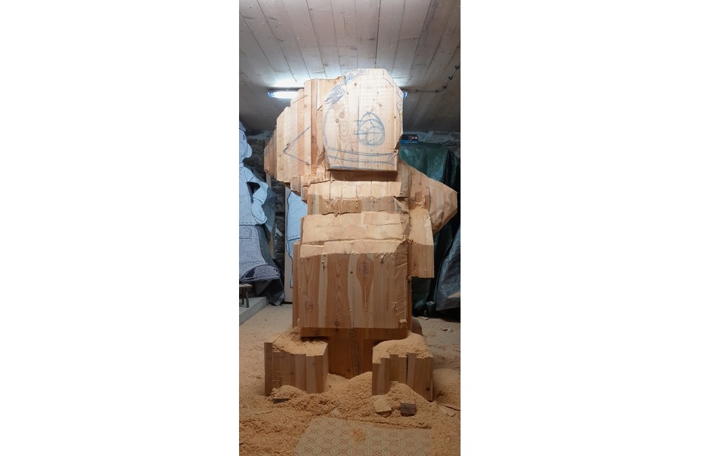 FOTO: Dvojmetrové postavičky strážia ihrisko pod diaľnicou. Takto vyzeral príchod Pata a Mata na svet, foto 6