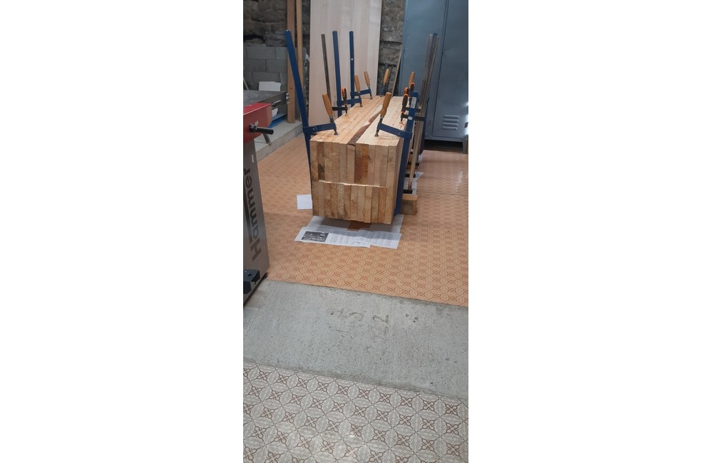 FOTO: Dvojmetrové postavičky strážia ihrisko pod diaľnicou. Takto vyzeral príchod Pata a Mata na svet, foto 7