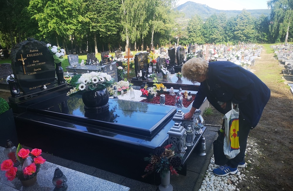 FOTO: Deň Bielych ruží v Handlovej.  Od najväčšieho banského nešťastia v Bani Handlová uplynulo 14 rokov, foto 2