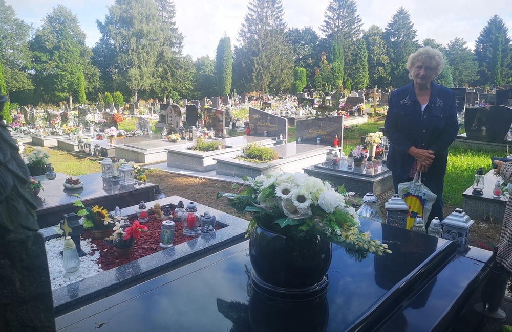 FOTO: Deň Bielych ruží v Handlovej.  Od najväčšieho banského nešťastia v Bani Handlová uplynulo 14 rokov, foto 3