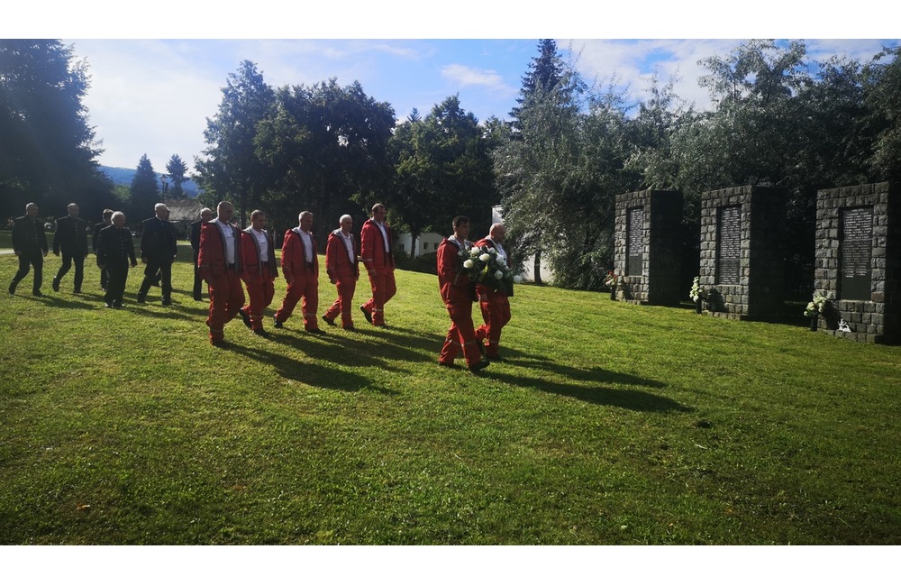 FOTO: Deň Bielych ruží v Handlovej.  Od najväčšieho banského nešťastia v Bani Handlová uplynulo 14 rokov, foto 4
