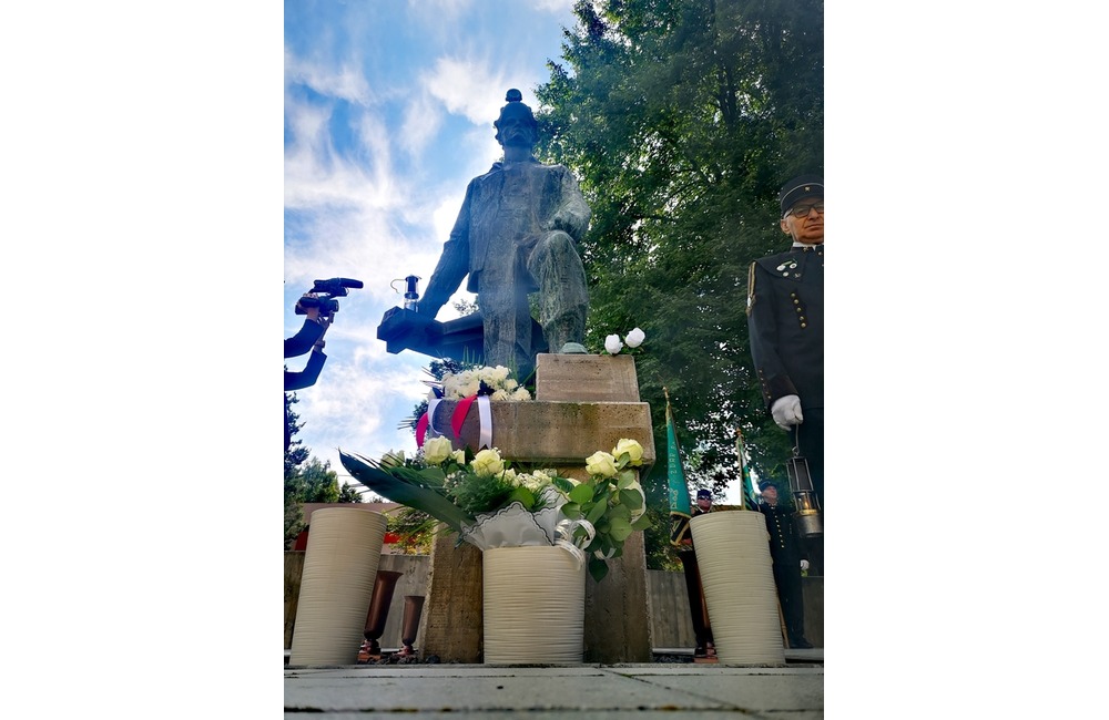 FOTO: Deň Bielych ruží v Handlovej.  Od najväčšieho banského nešťastia v Bani Handlová uplynulo 14 rokov, foto 7