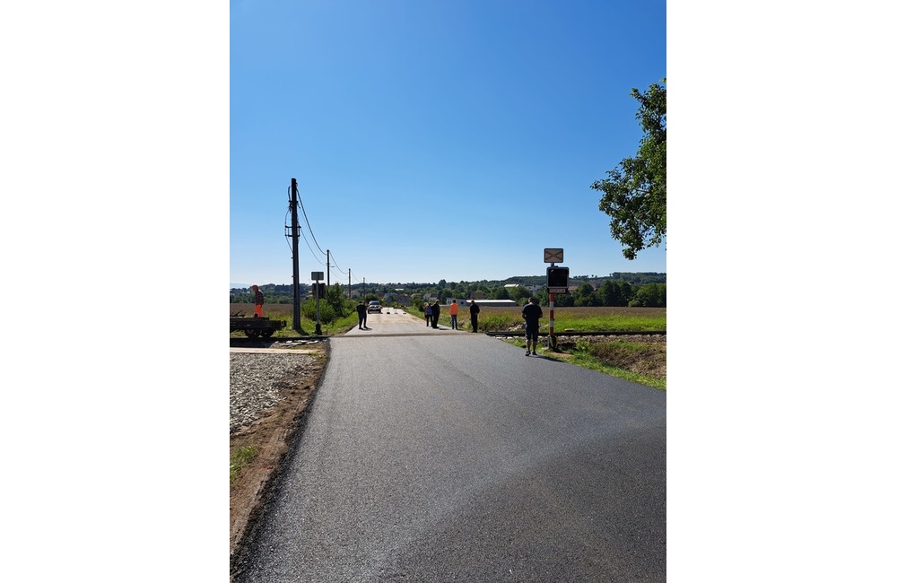 FOTO: To bolo rýchle. Tankodrom na železničnom priecestí v tejto obci je už minulosťou, foto 2