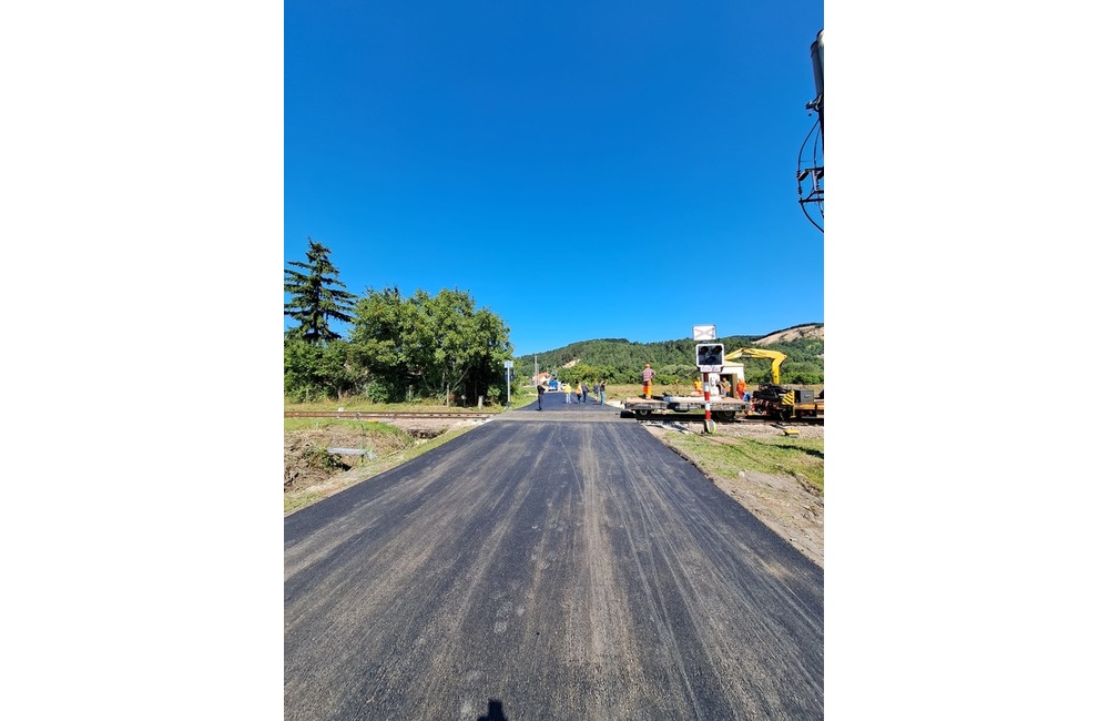 FOTO: To bolo rýchle. Tankodrom na železničnom priecestí v tejto obci je už minulosťou, foto 3