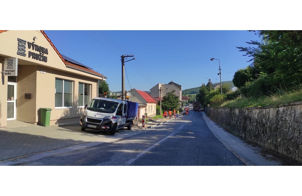 FOTO: Rekonštrukcia cesty v Brezovej pod Bradlom, foto 2