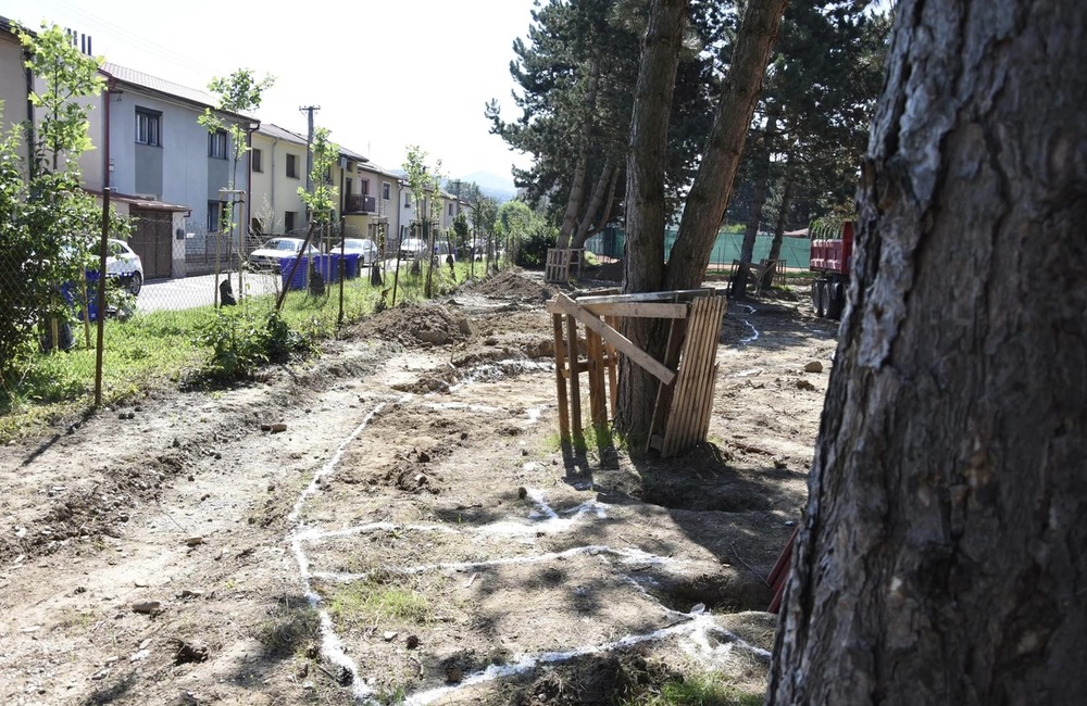 FOTO: Priebeh revitalizácie ihriska na Považskej ulici v Trenčíne, foto 1
