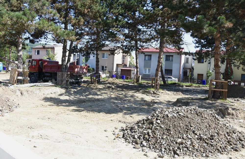 FOTO: Priebeh revitalizácie ihriska na Považskej ulici v Trenčíne, foto 2