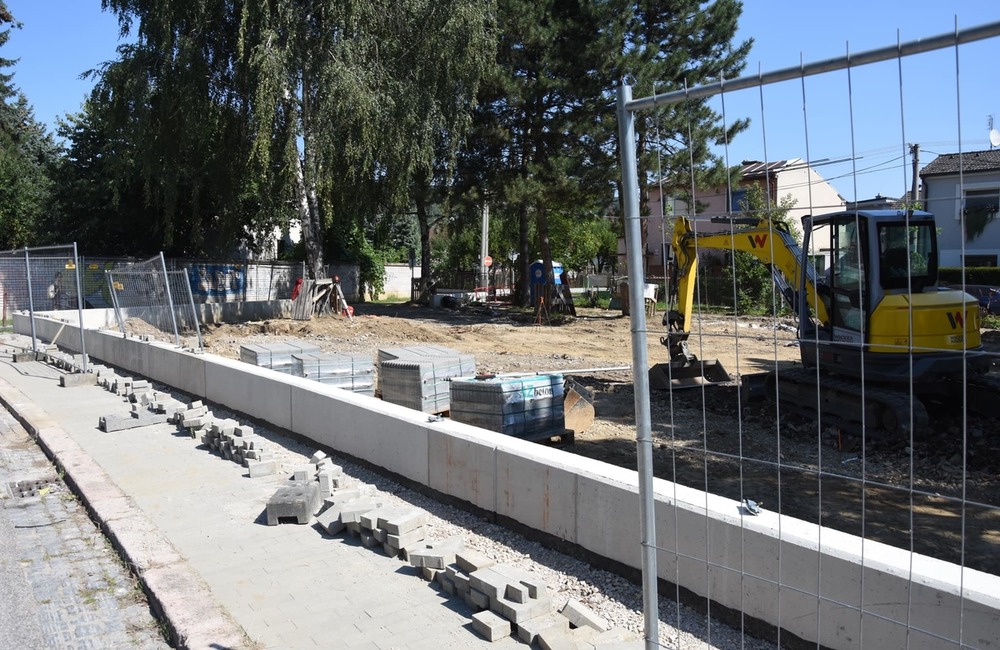 FOTO: Priebeh revitalizácie ihriska na Považskej ulici v Trenčíne, foto 4