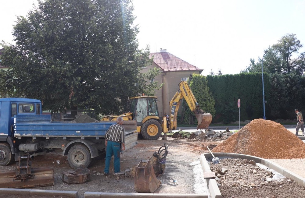 FOTO: Rekonštrukcia parkovísk v Dubnici nad Váhom, foto 1