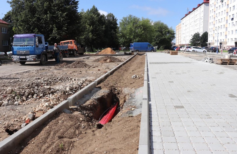 FOTO: Rekonštrukcia parkovísk v Dubnici nad Váhom, foto 3