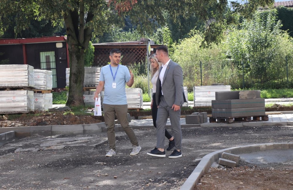 FOTO: Rekonštrukcia parkovísk v Dubnici nad Váhom, foto 4