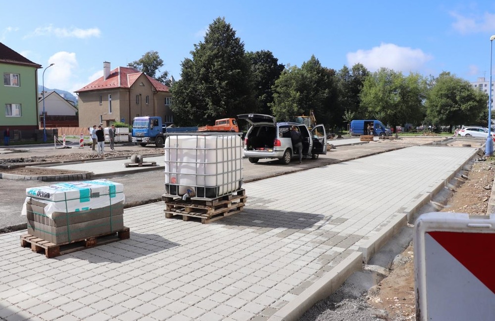 FOTO: Rekonštrukcia parkovísk v Dubnici nad Váhom, foto 5