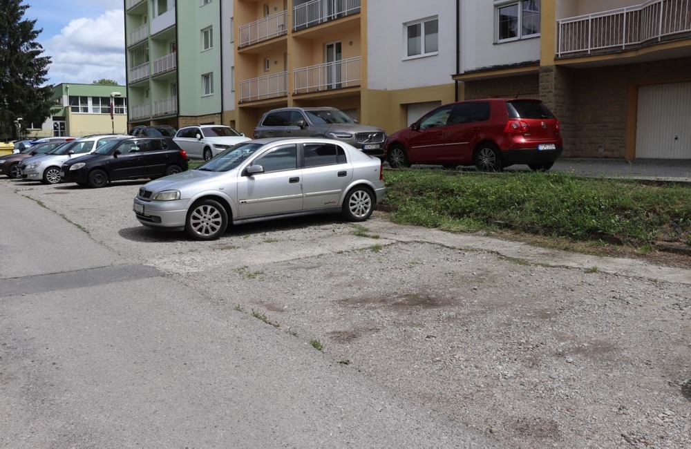 FOTO: Rekonštrukcia parkovísk v Dubnici nad Váhom, foto 7