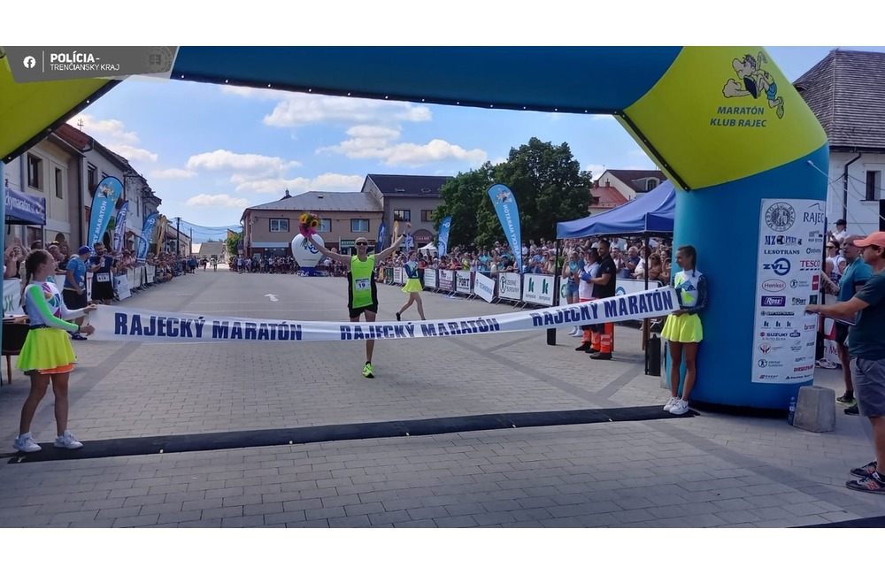 FOTO: Dubnický policajt vyhral zlatú medailu v Rajeckom maratóne, foto 6
