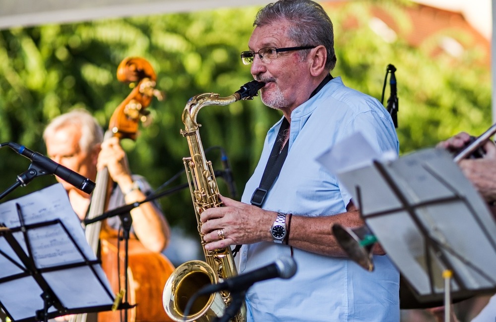 FOTO: Nedeľa na Mierovom námestí v Trenčíne patrila skvelým jazzovým muzikantom, foto 13
