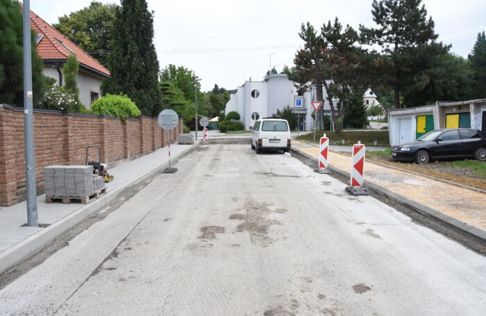 FOTO: Rekonštrukcia trenčianskych chodníkov, foto 1