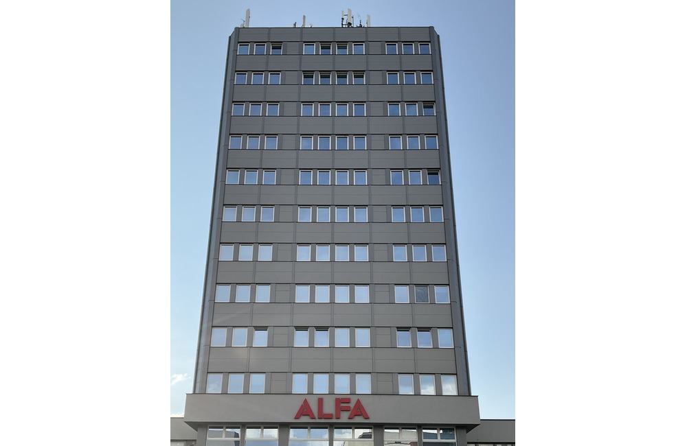 FOTO: V budove Alfa v Trenčíne sa nachádza funkčný paternoster, foto 1