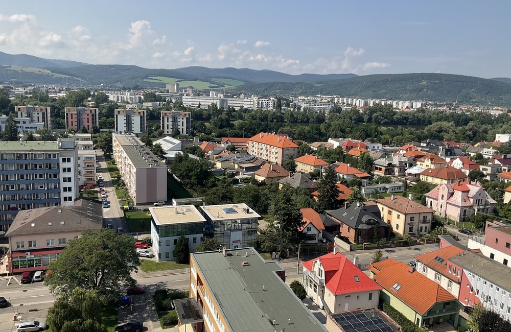 FOTO: V budove Alfa v Trenčíne sa nachádza funkčný paternoster, foto 3