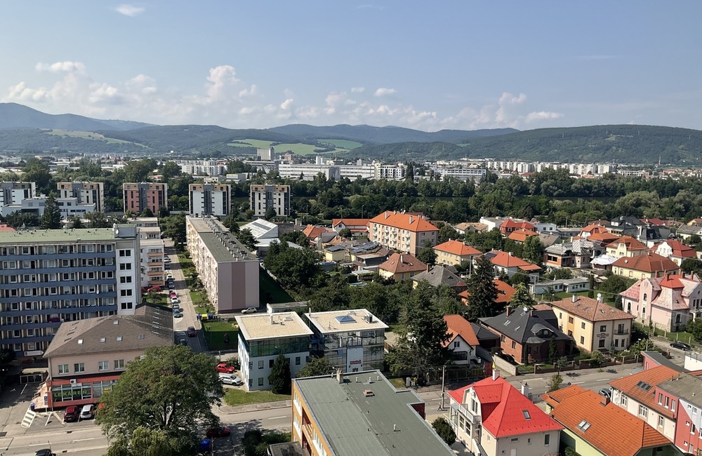 FOTO: V budove Alfa v Trenčíne sa nachádza funkčný paternoster, foto 4