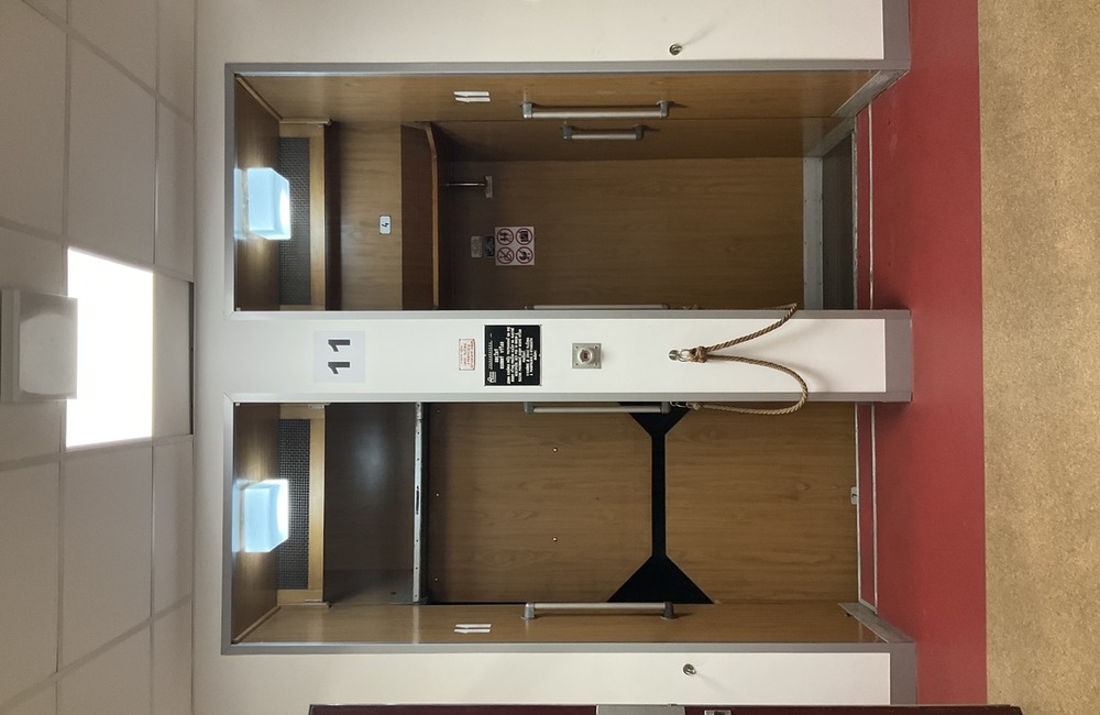 FOTO: V budove Alfa v Trenčíne sa nachádza funkčný paternoster, foto 6