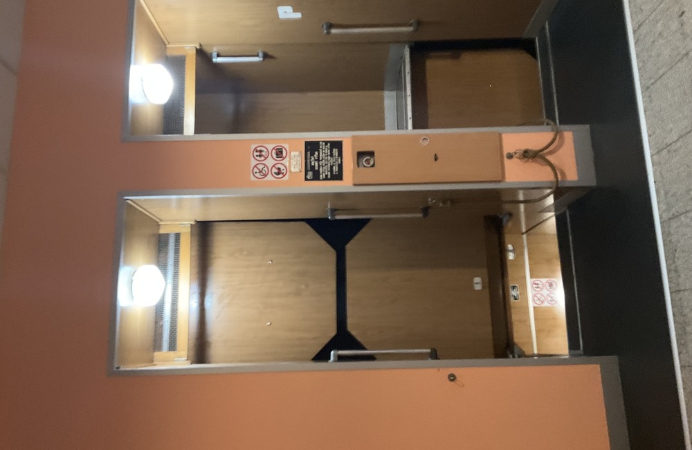 FOTO: V budove Alfa v Trenčíne sa nachádza funkčný paternoster, foto 10