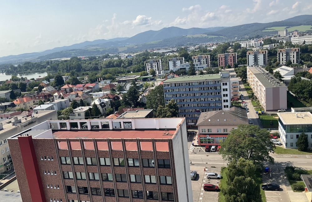 FOTO: V budove Alfa v Trenčíne sa nachádza funkčný paternoster, foto 12