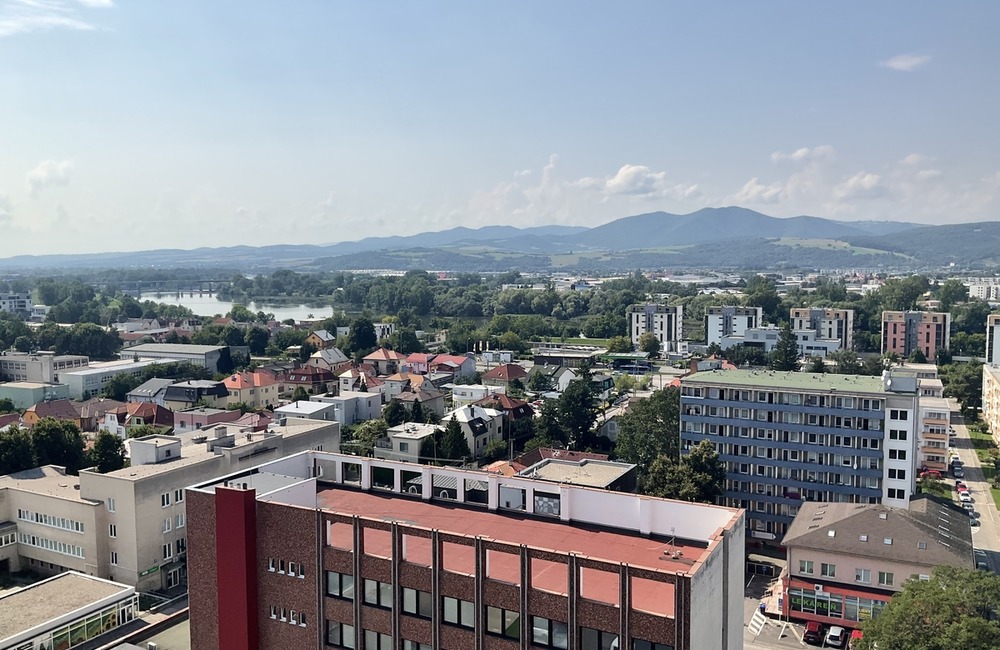 FOTO: V budove Alfa v Trenčíne sa nachádza funkčný paternoster, foto 14