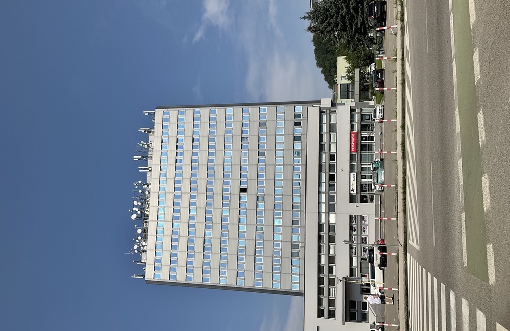 FOTO: V budove Alfa v Trenčíne sa nachádza funkčný paternoster, foto 19