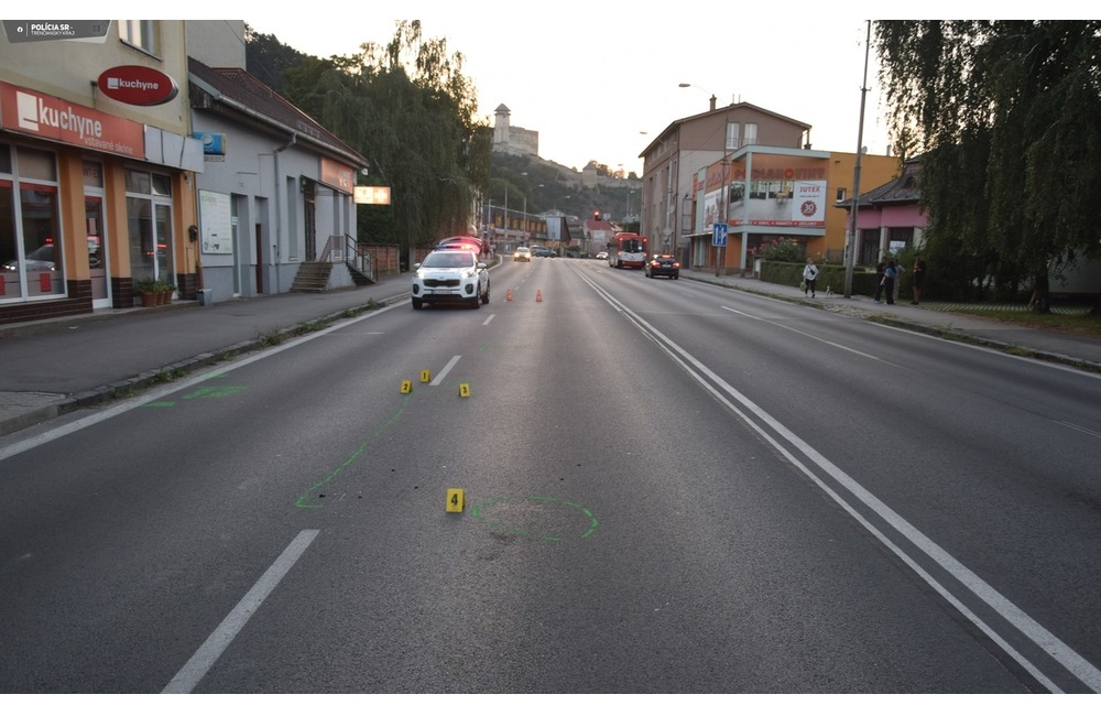 FOTO: Alkoholom potužený kolobežkár zrazil chodkyňu. Zrážka mala fatálne následky, foto 5