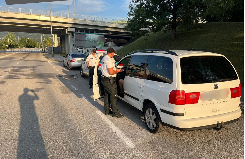 FOTO: Trenčianski a považskobystrickí policajti zistili 15 priestupkov, foto 1