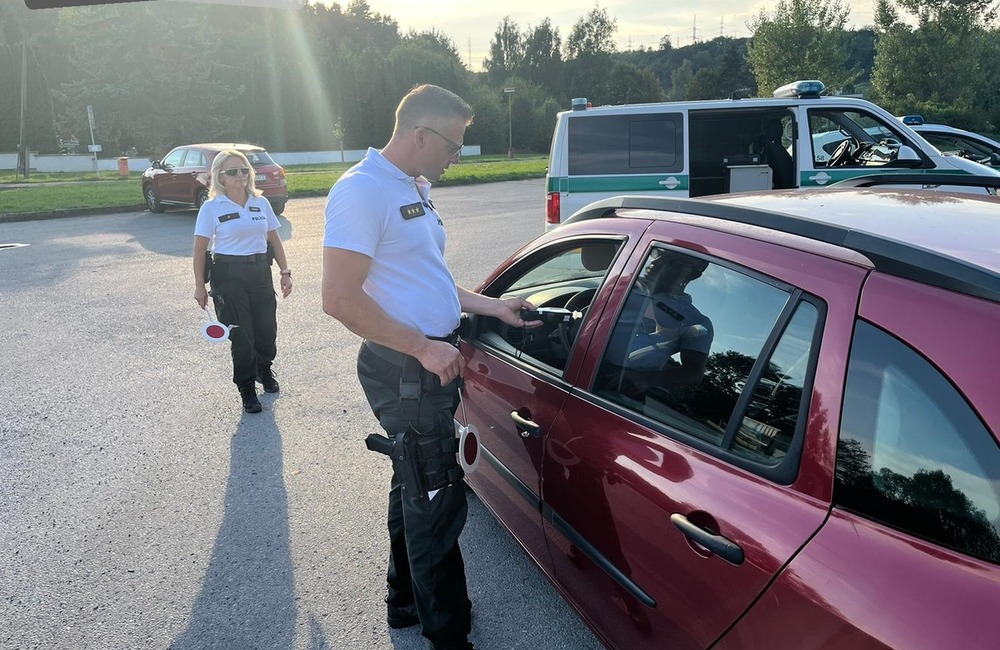FOTO: Trenčianski a považskobystrickí policajti zistili 15 priestupkov, foto 7