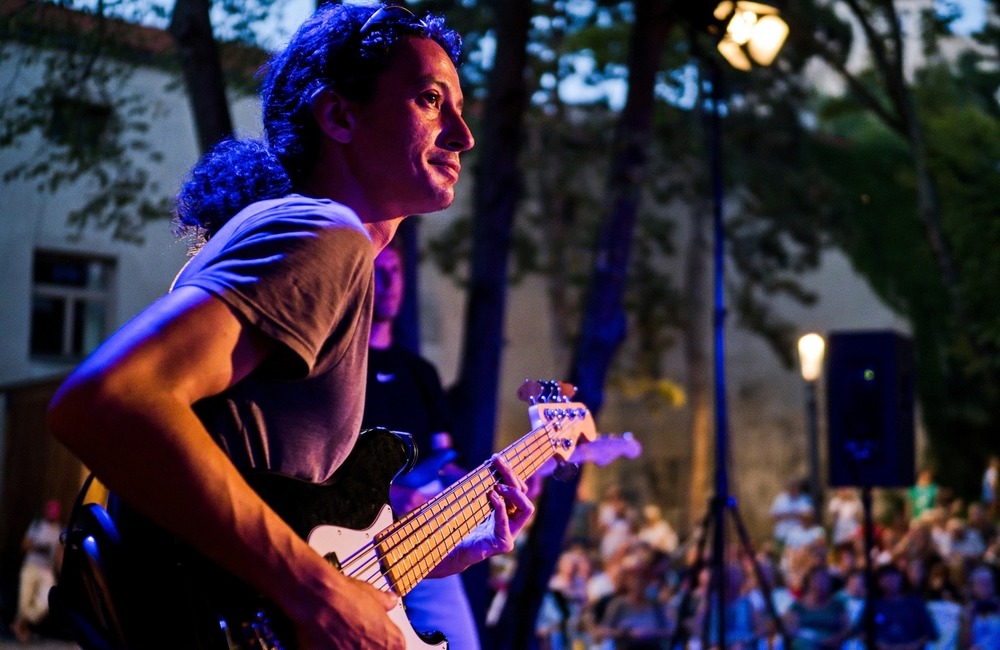 FOTO: Posledný Hudobný piknik tohto leta v Trenčíne odohral Matúš Oravec a blueberryband, foto 11