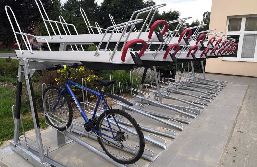 FOTO: Nové cyklostojany v Brezovej pod Bradlom, foto 5