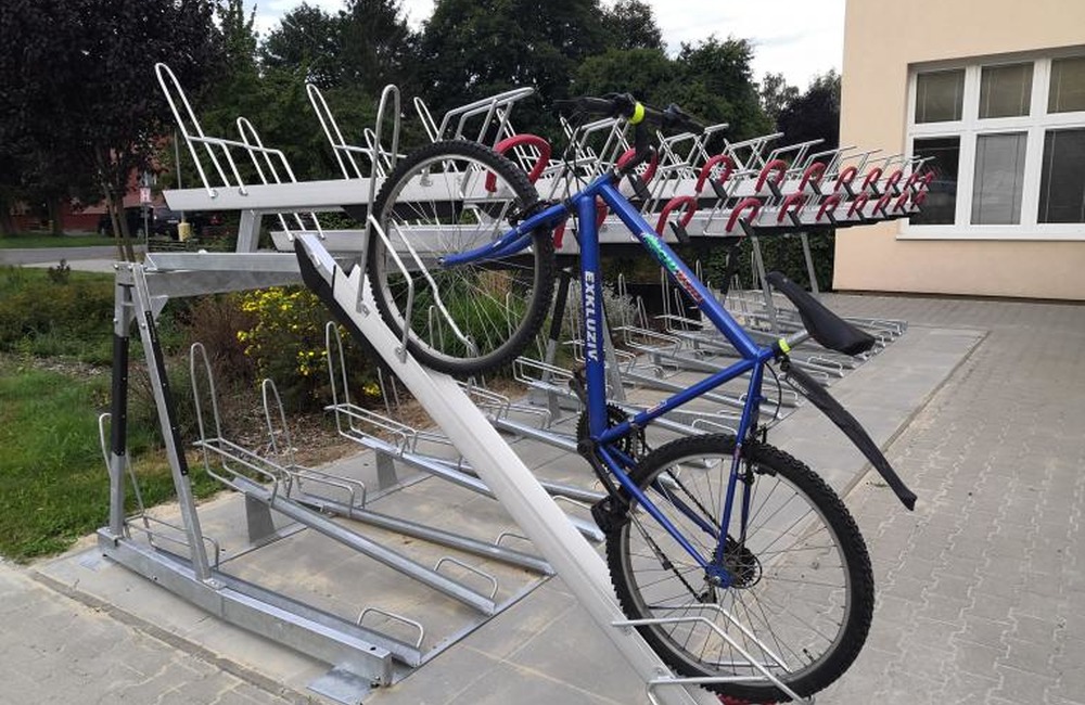 FOTO: Nové cyklostojany v Brezovej pod Bradlom, foto 7